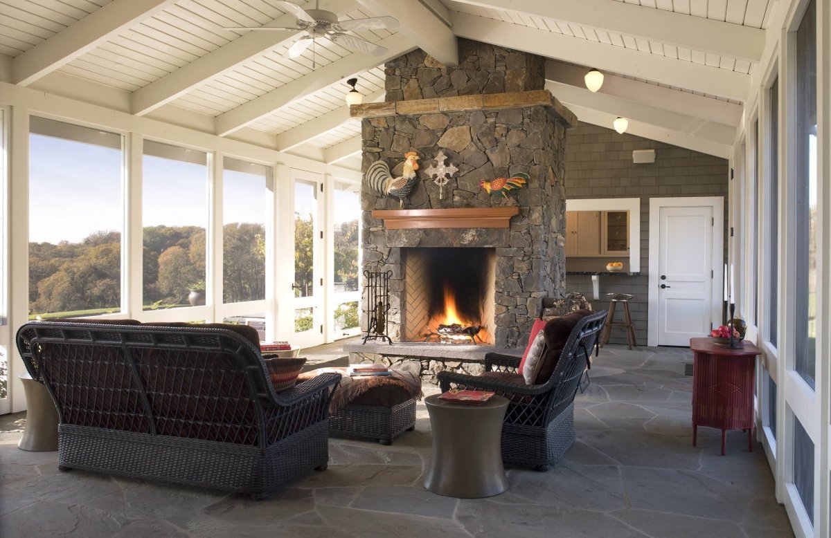 Застекленная веранда в стиле Шале