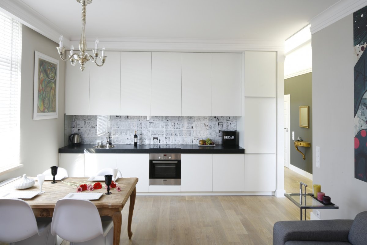 Кухня светлая современная