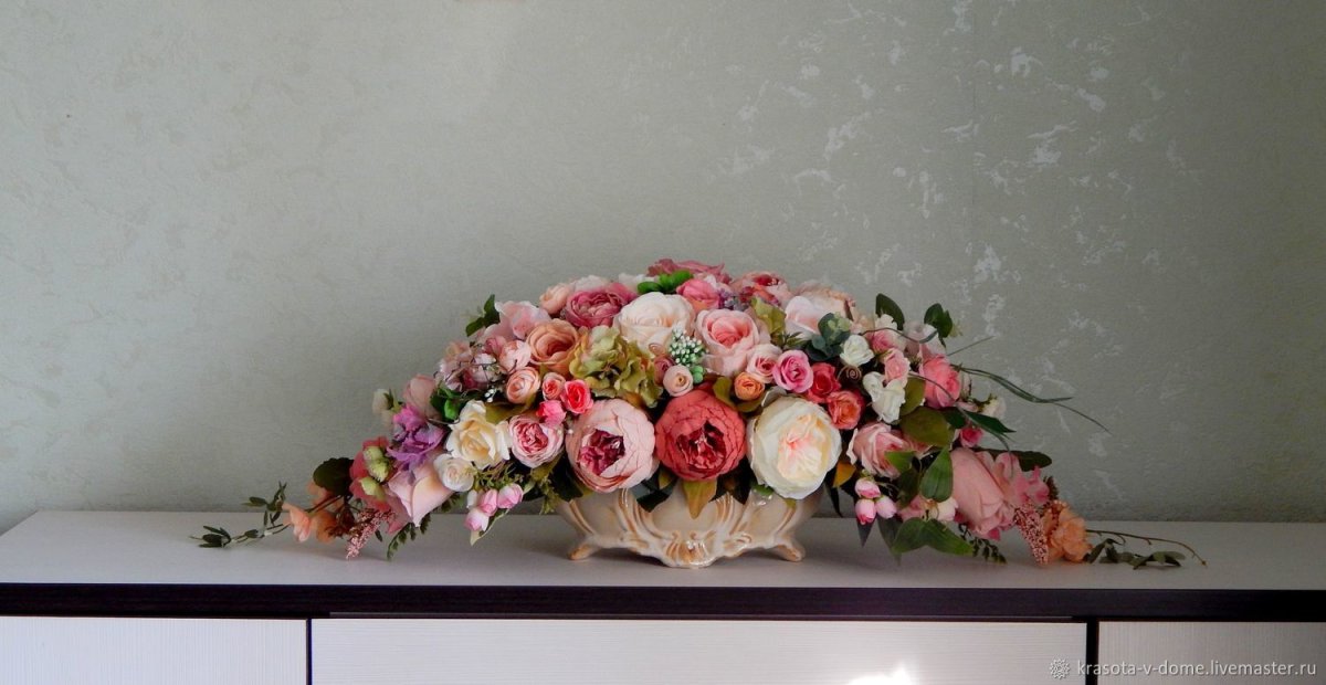 Цветочные композиции из искусственных цветов на стену