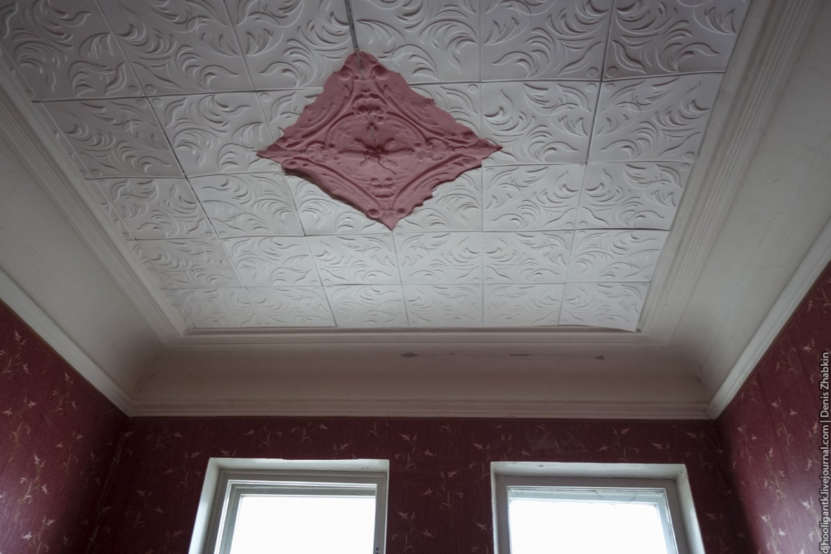 Фигурный потолок из пенопласта