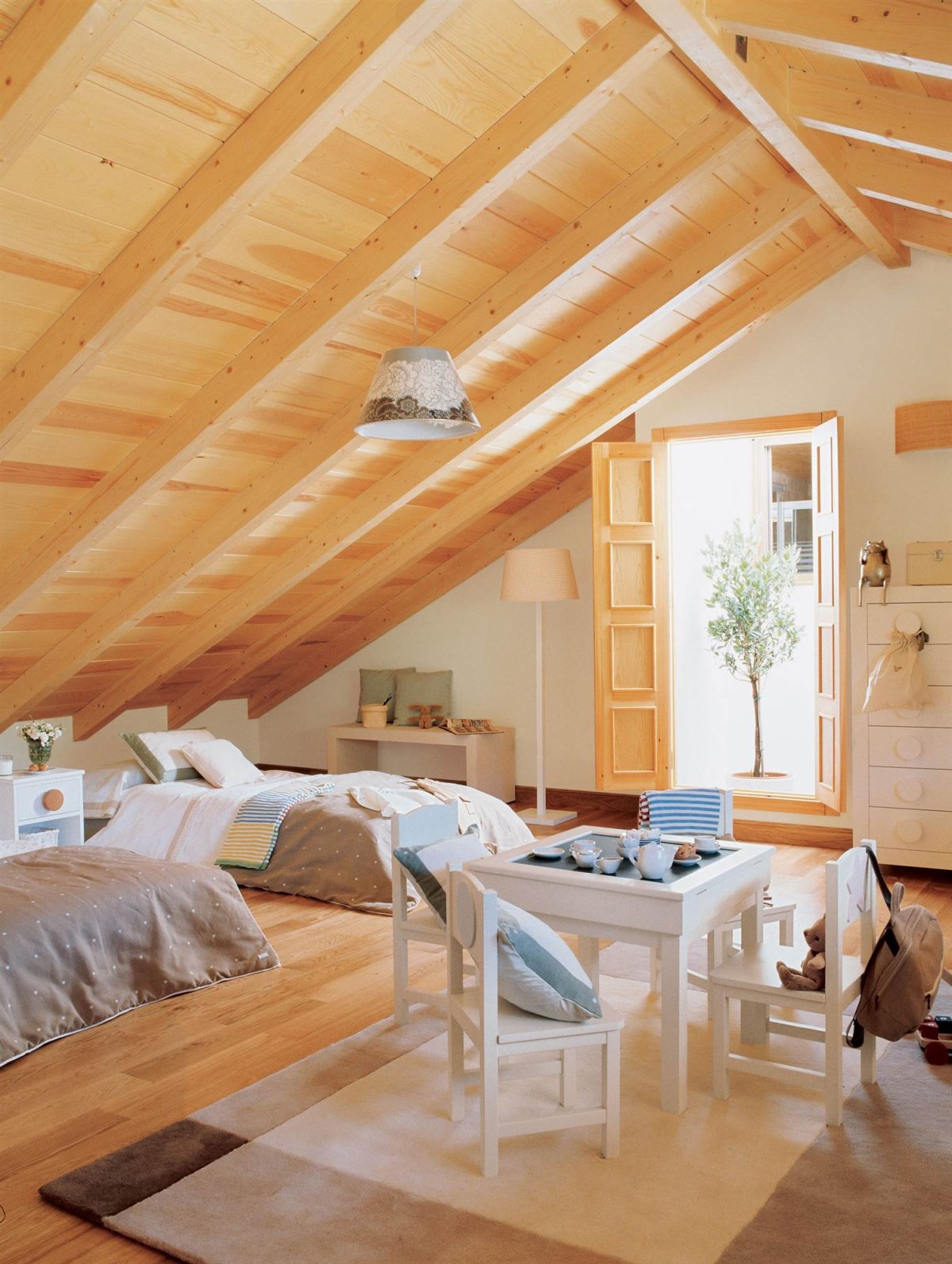 Интерьер мансарды