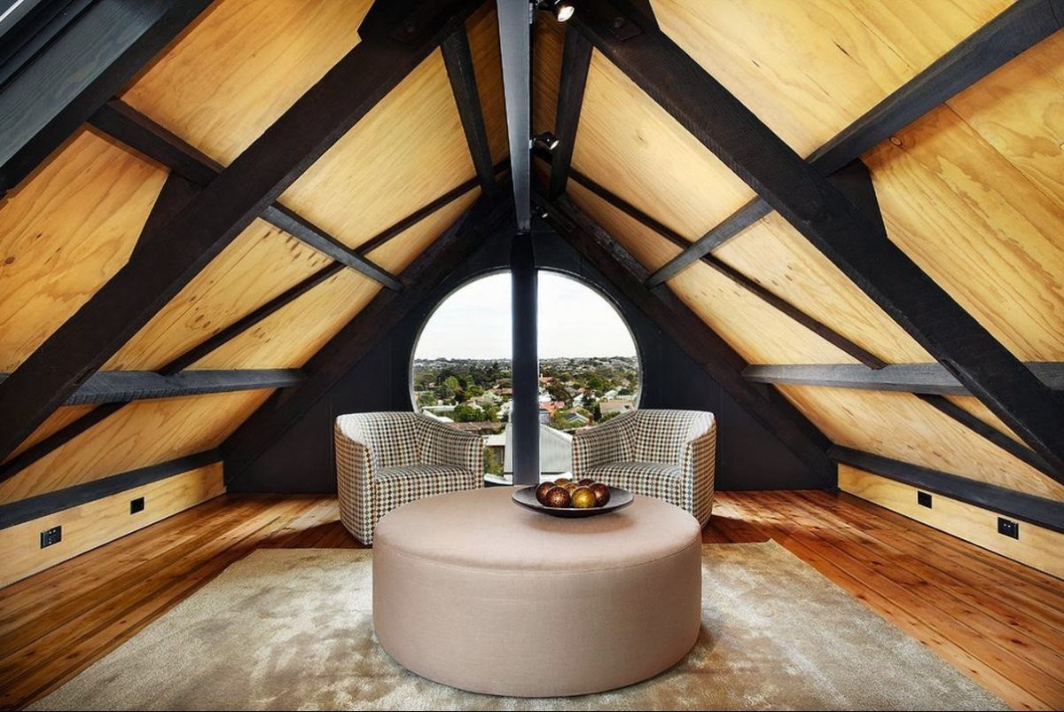 Мансарда под вальмовой крышей