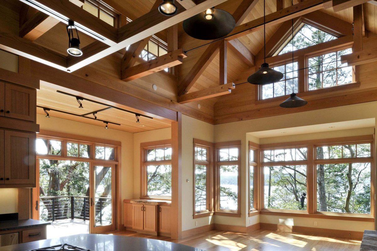 Высокий потолок в частном доме