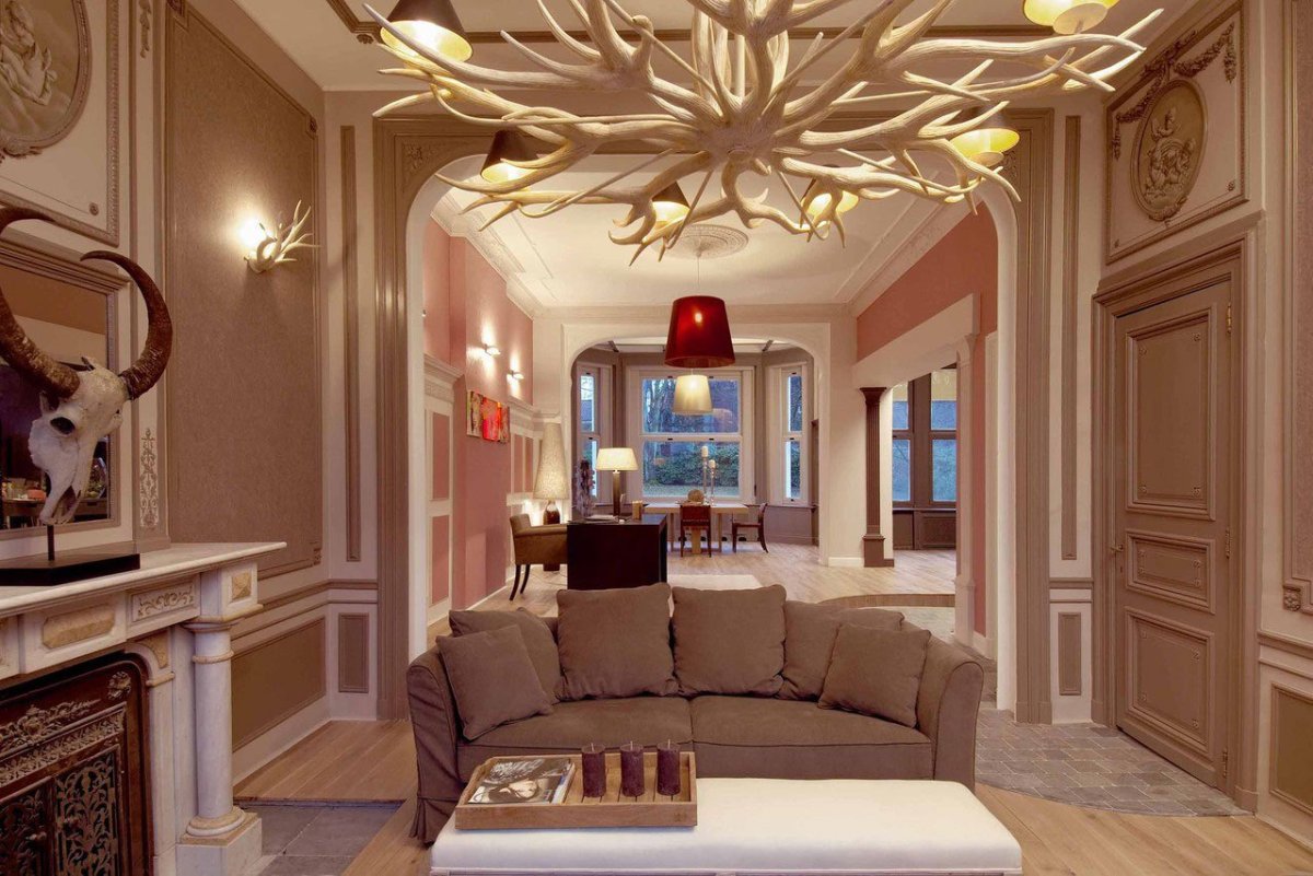 Лепнина на потолке