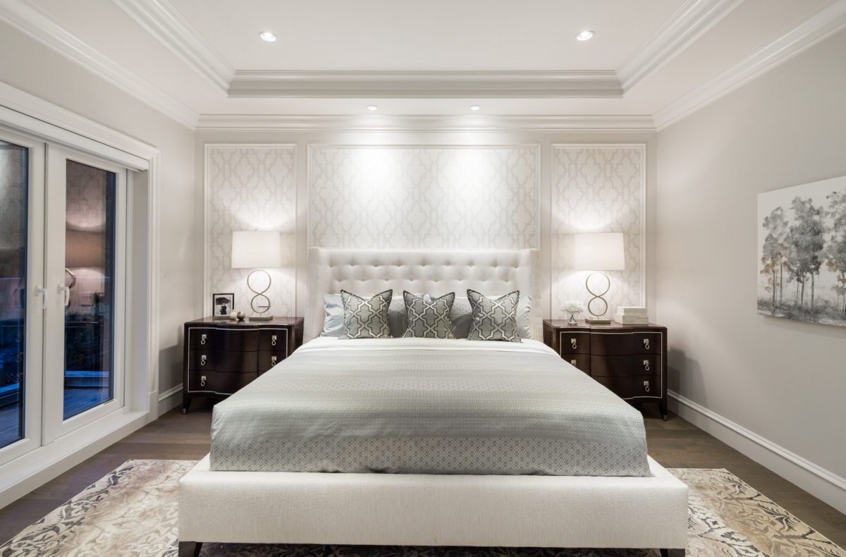 Потолок в спальне Неоклассика