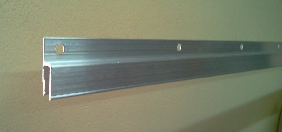 Профиль гарпунный алюминиевый стеновой