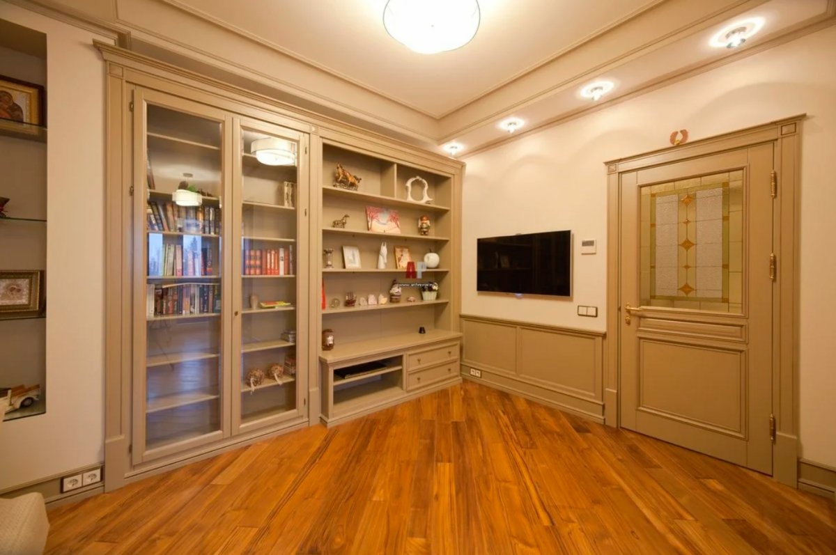 Встроенный книжный шкаф