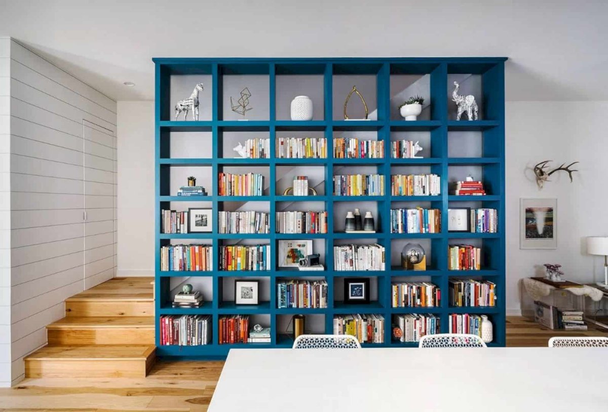 Книжный шкаф в стиле Сканди