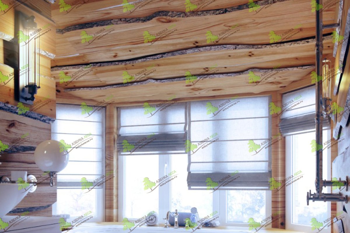 Потолок из необрезной доски в деревянном доме