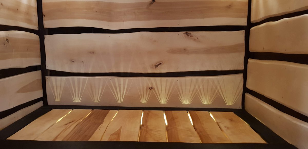 Отделка спальни горбылем