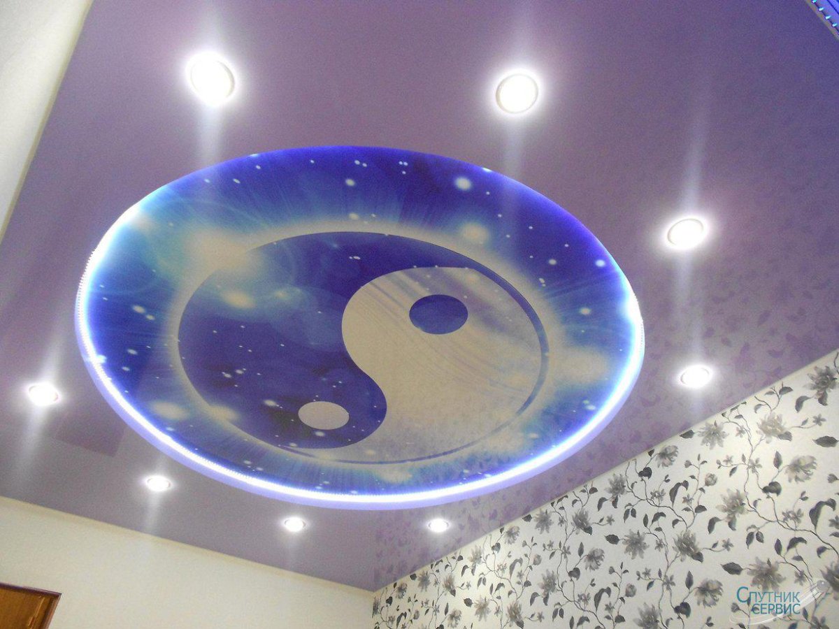 Потолок черно оранжевый