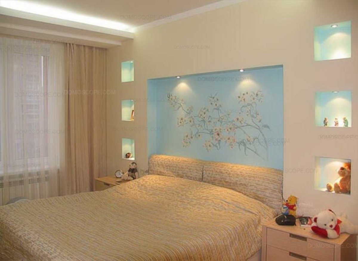 Ниши в стене в спальне