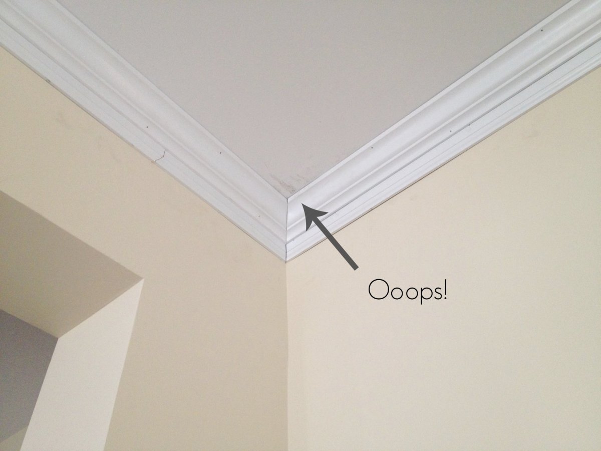 Потолочный плинтус для натяжных потолков