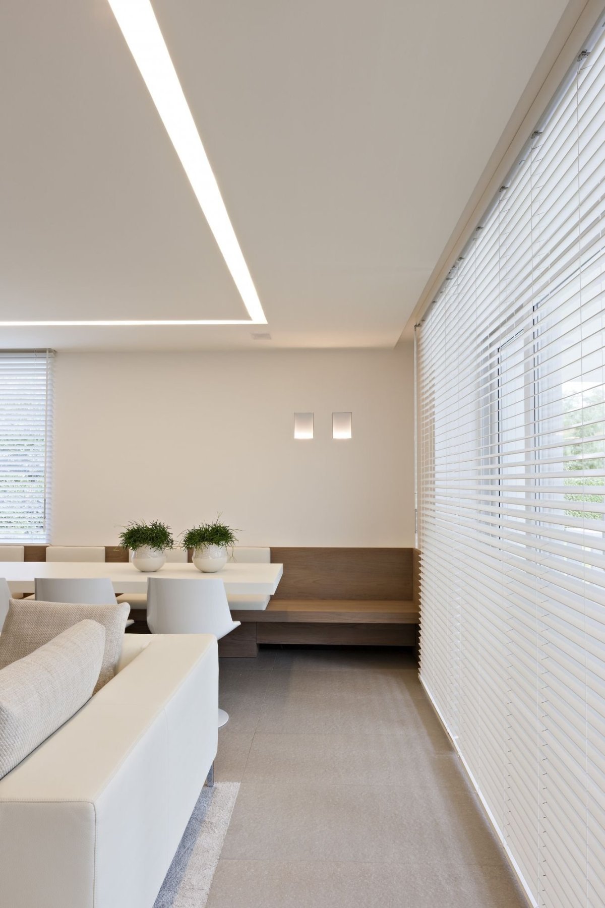 Линейный свет в интерьере