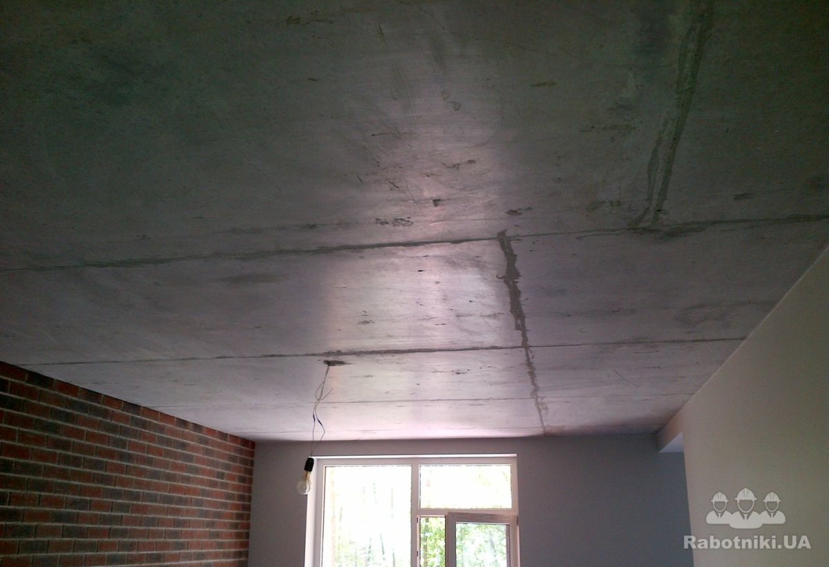 Отшлифованный бетонный потолок