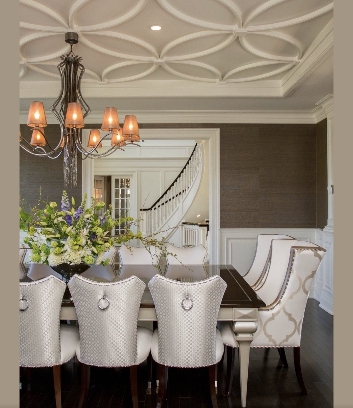 Лепнина на потолке