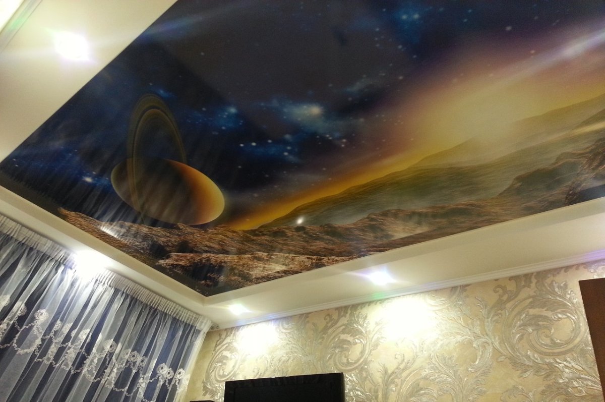 Натяжные потолки с угловой фотопечатью