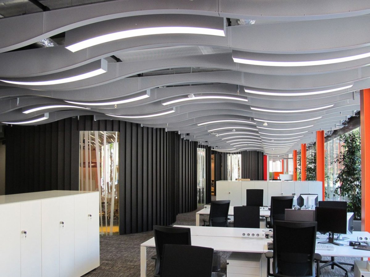 Необычный потолок в офисе