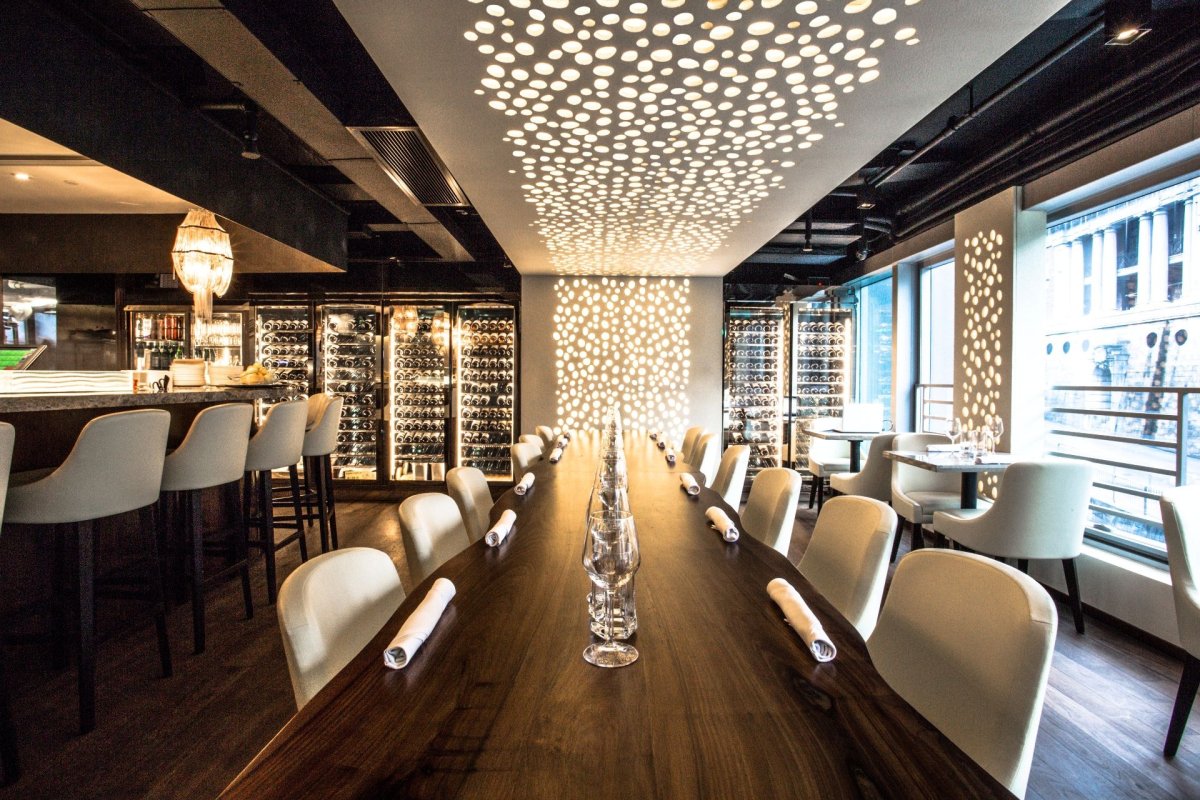 Дизайнерские потолки в ресторан