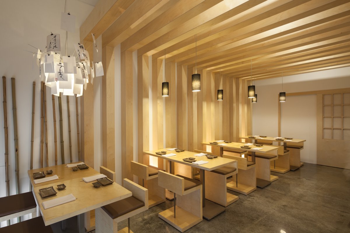 Рейки в интерьере кафе