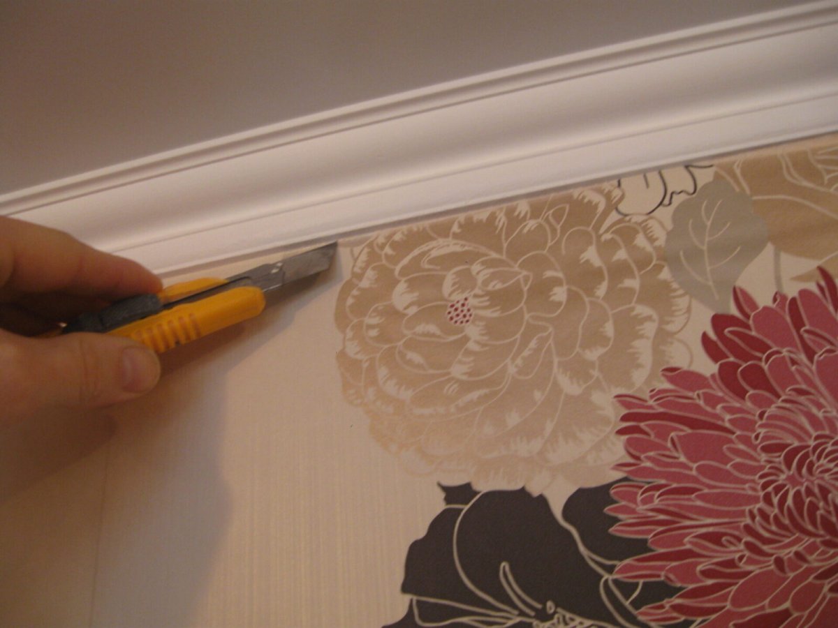 Стык фотообоев с обоями