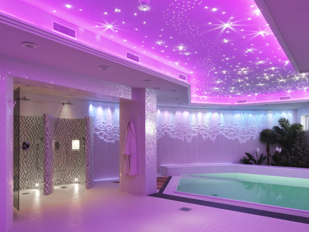 РГБ лента в комнате