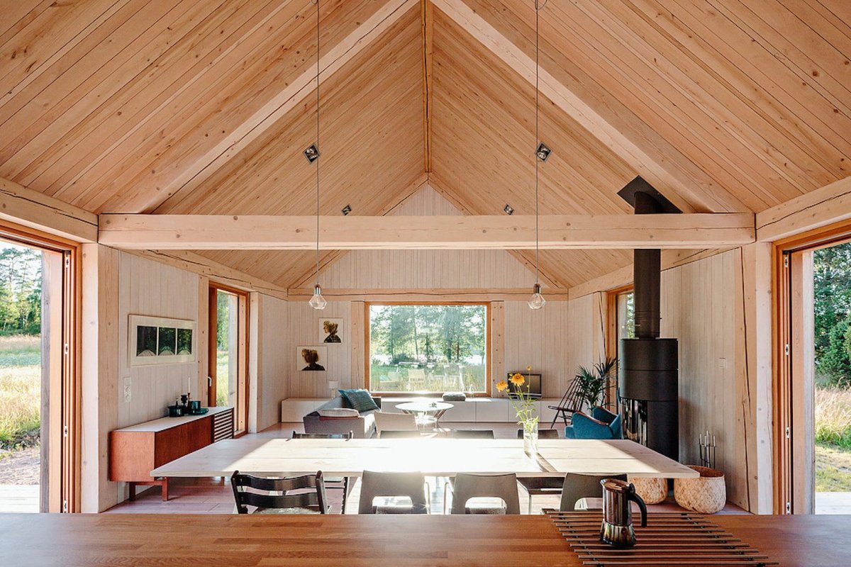 Отделка потолков в частном доме