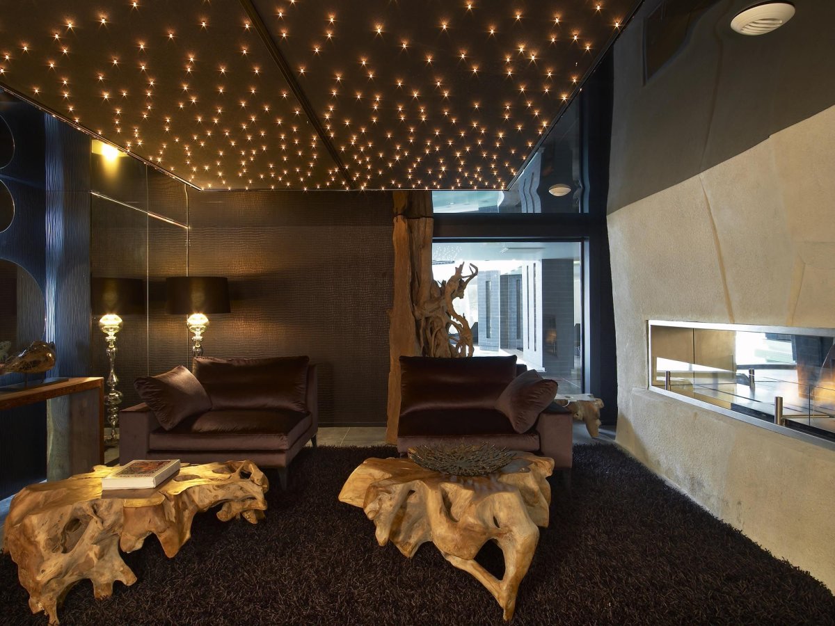 Комната с необычным потолком