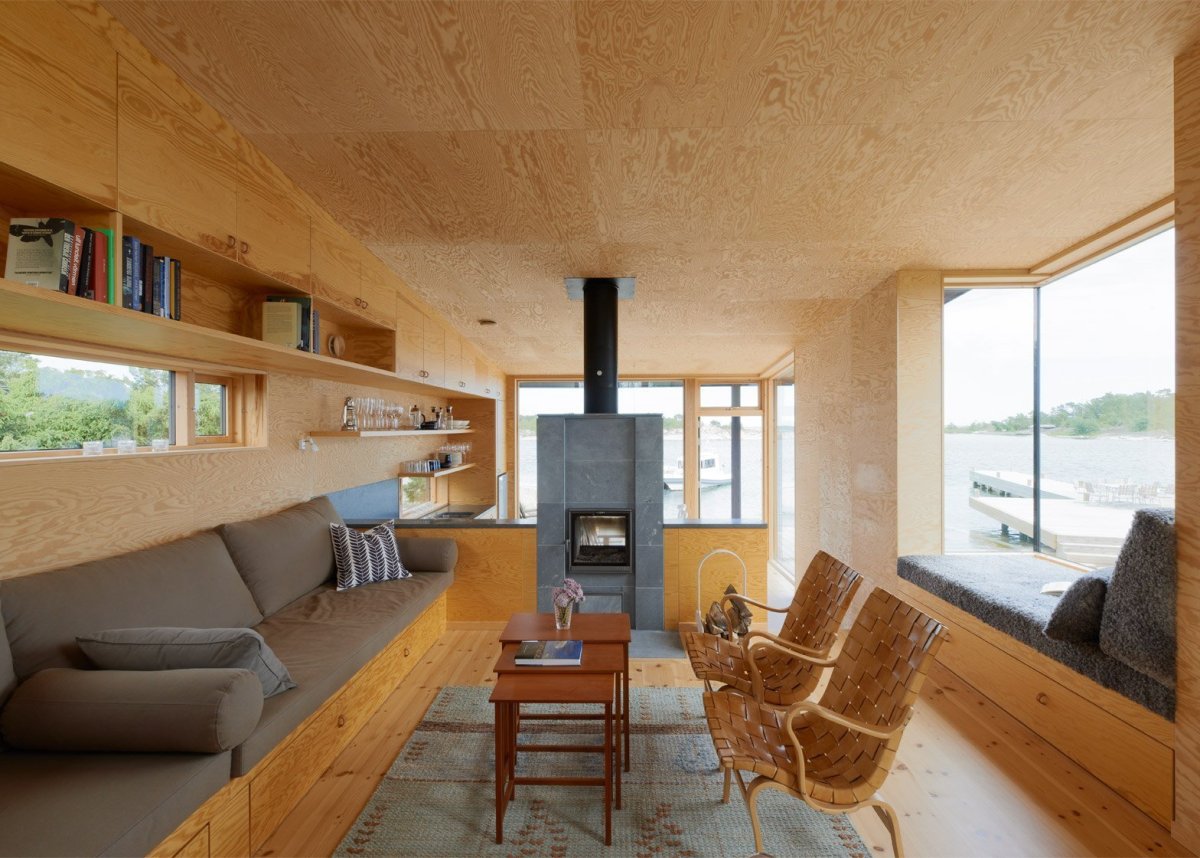 Крашеный деревянный потолок