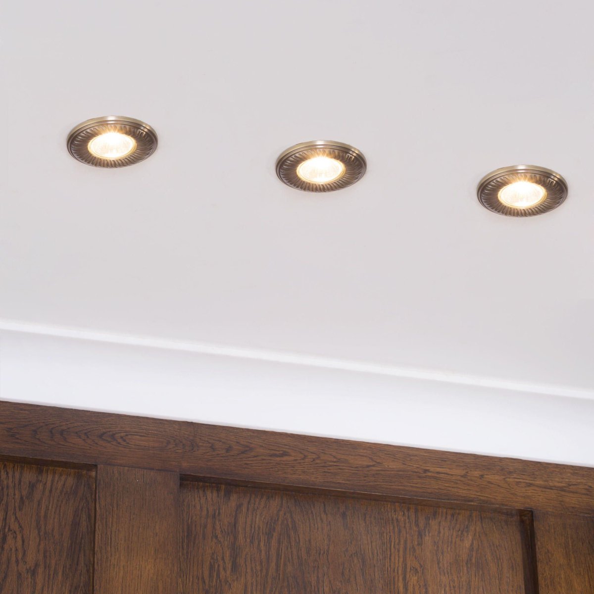 Светильники для натяжных потолков в ванную