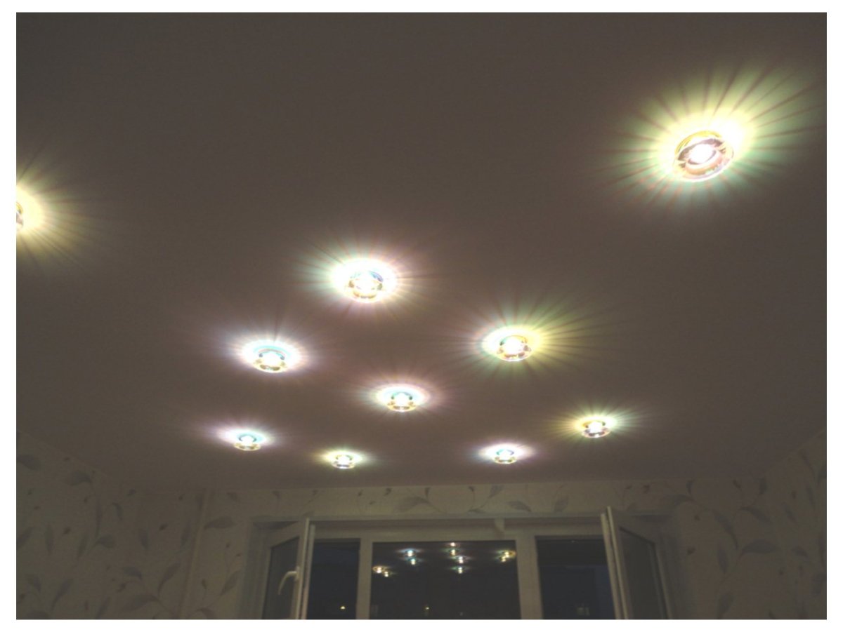 Расположение светильников на натяжном потолке