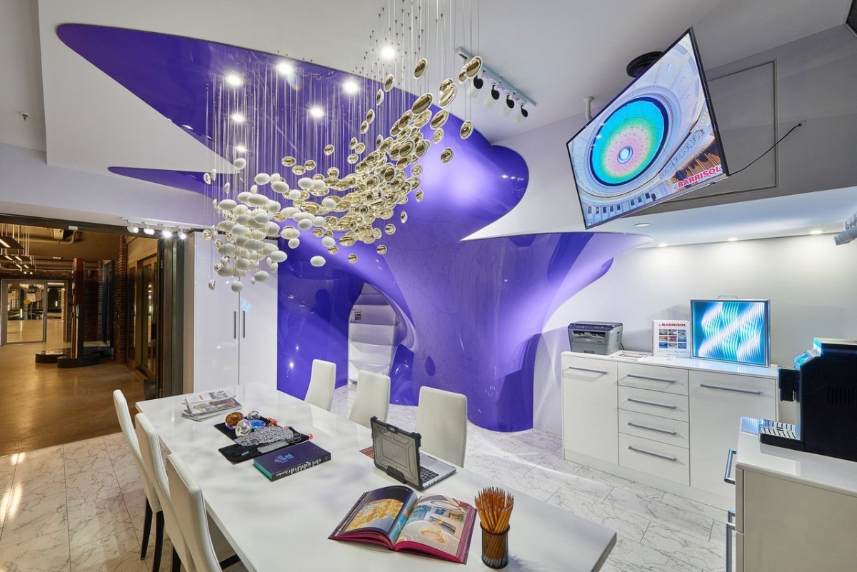 Дизайнерские потолки в магазине