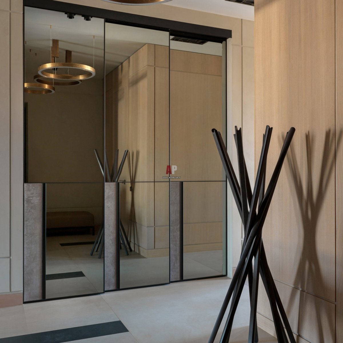 Зеркала в интерьере прихожей