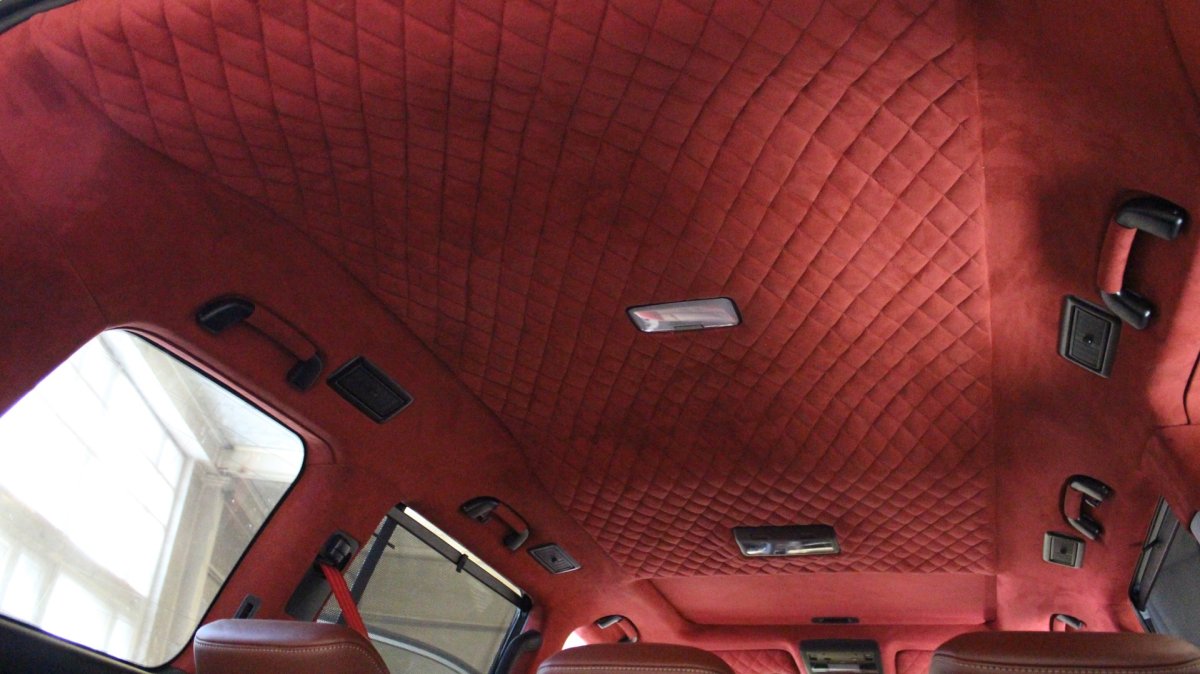 Перетяжка потолка алькантарой