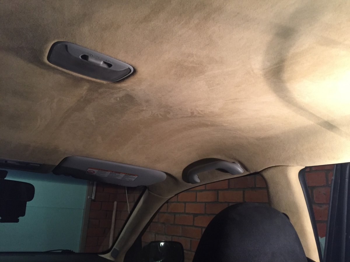 Перетяжка потолка Mercedes-Benz c63