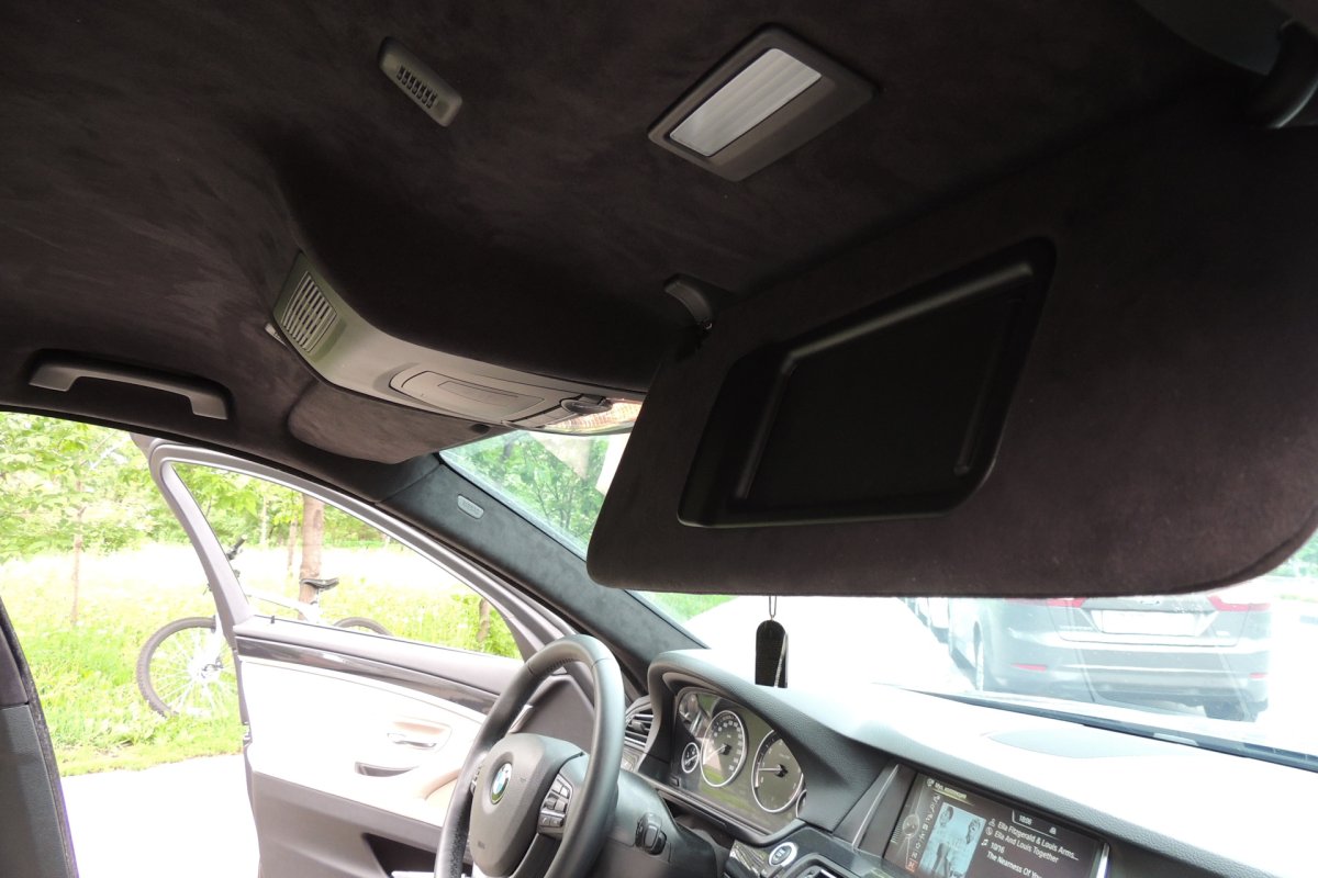 Оклейка потолка тканью