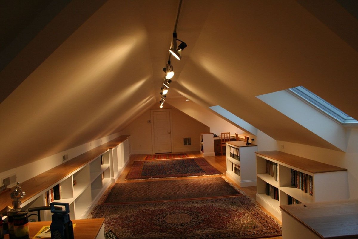 Подсветка потолка на мансарде