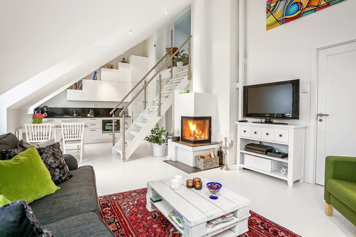 Интерьер с высокими потолками