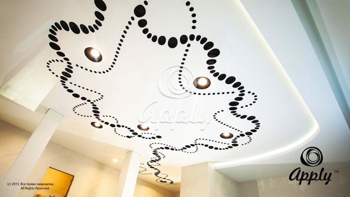 Рисунок на стене и потолке