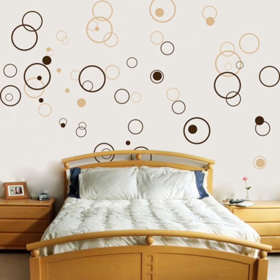 Виниловые обои пузырями. Обои на стену. Обои с кругами для стен в интерьере. Обои для спальни круги. Круги на стене в интерьере.
