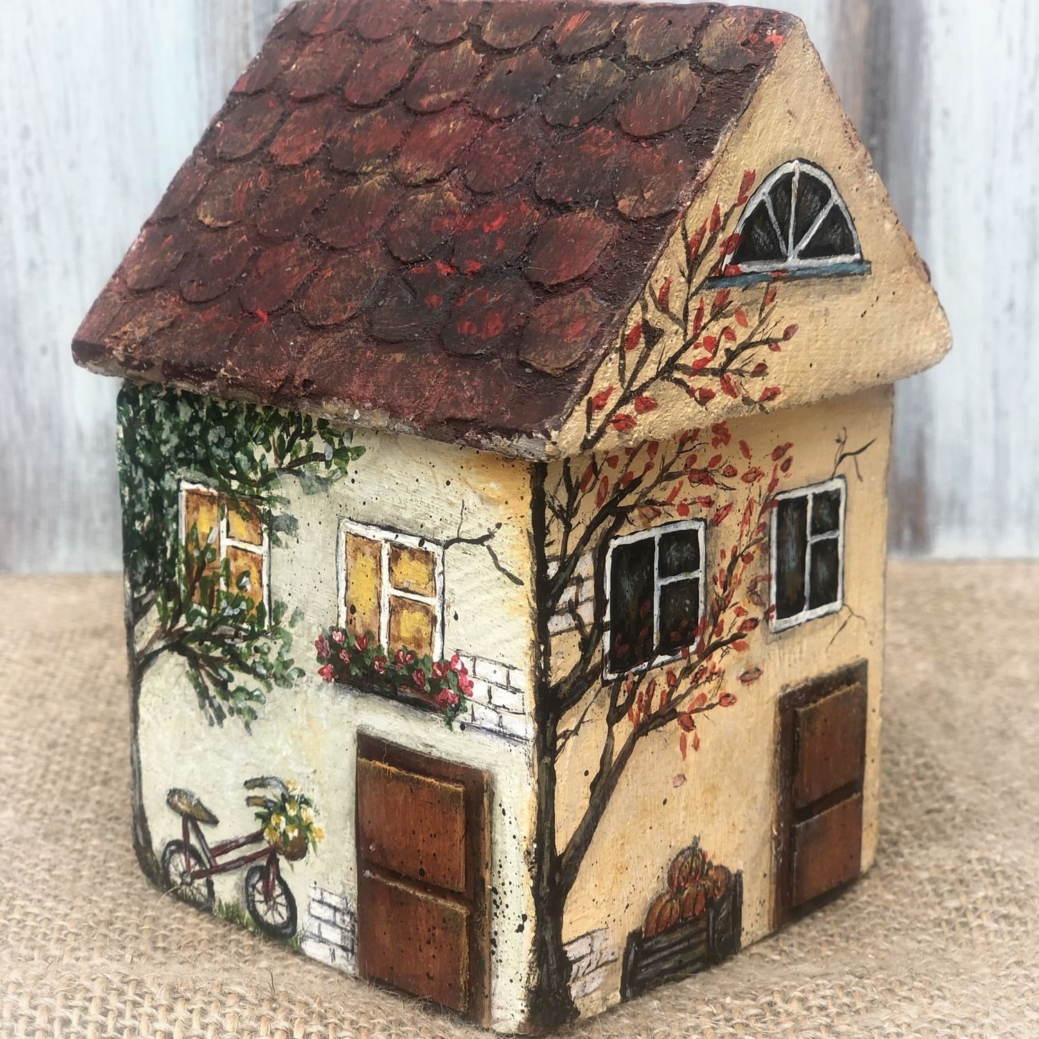 Декоративный домик своими руками на даче (45 фото)