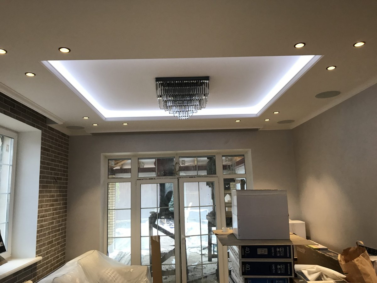 Световой потолок в интерьере