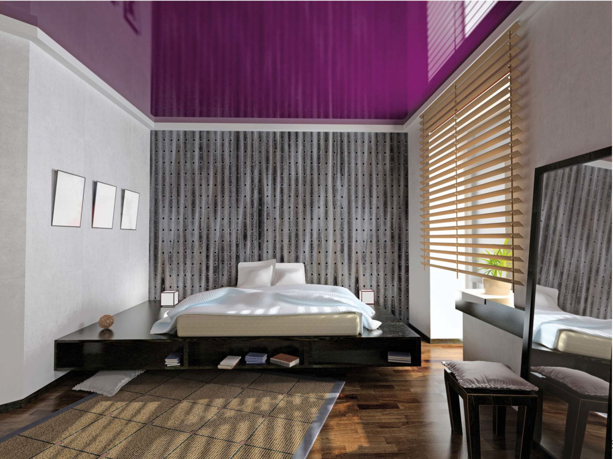 Спальня с разными стенами