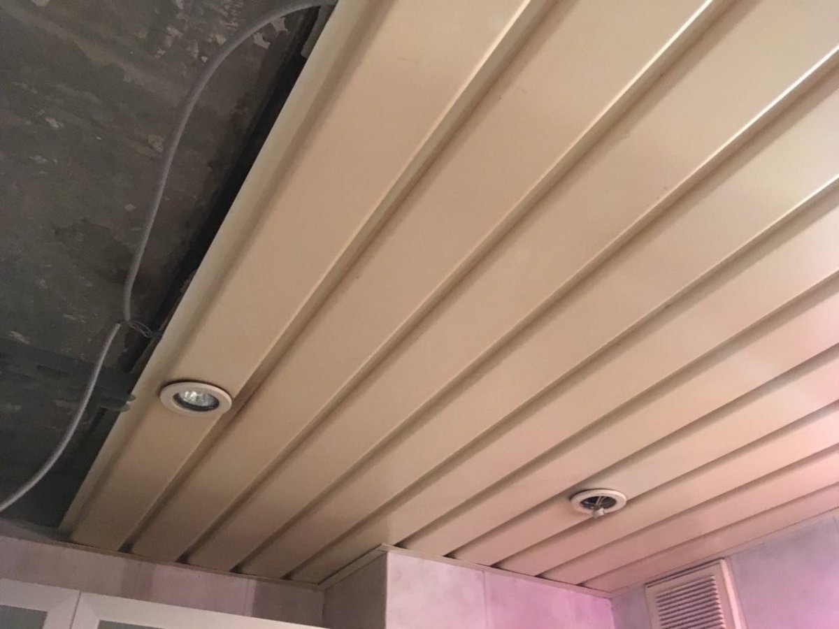 Потолки в ванной из сайдинга фото