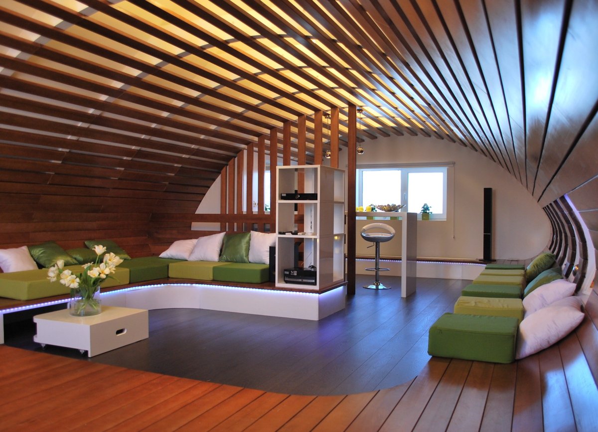 Круглое окно в каркасном доме