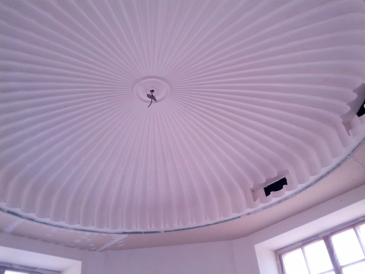 Купольный натяжной потолок