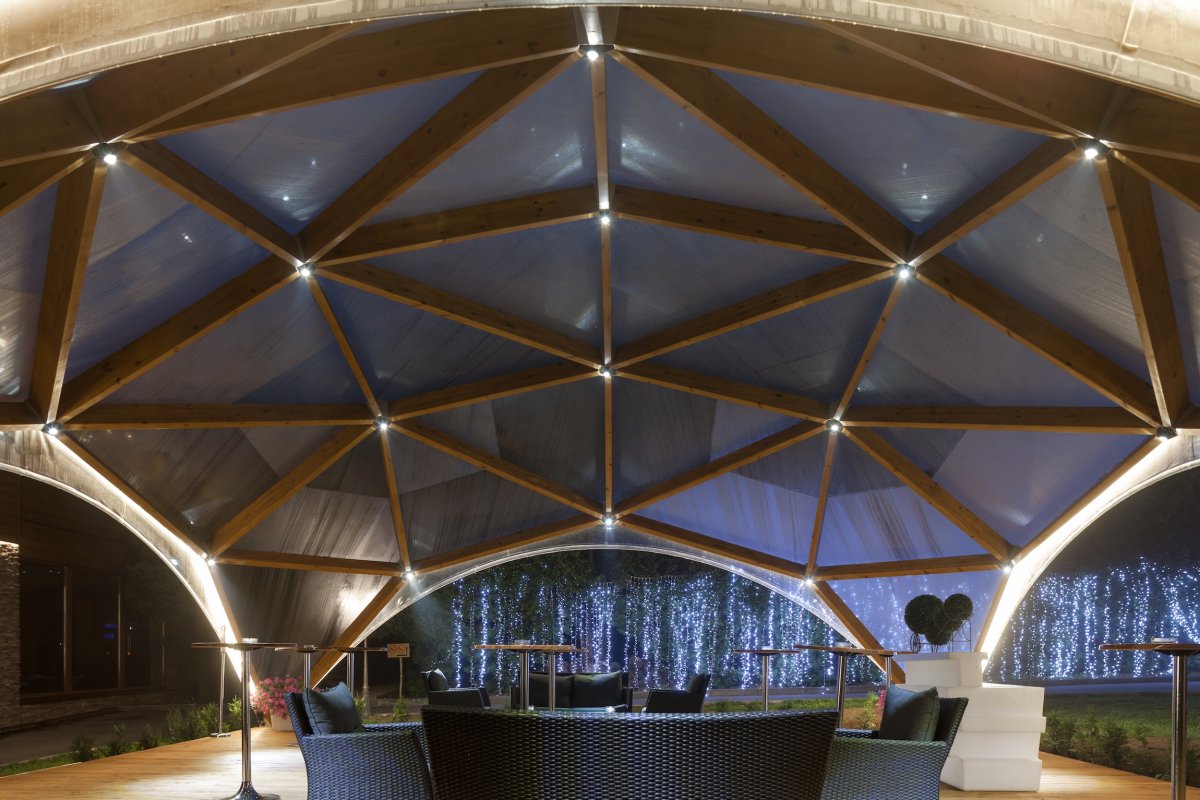 Стратодезический купольный дом интерьер