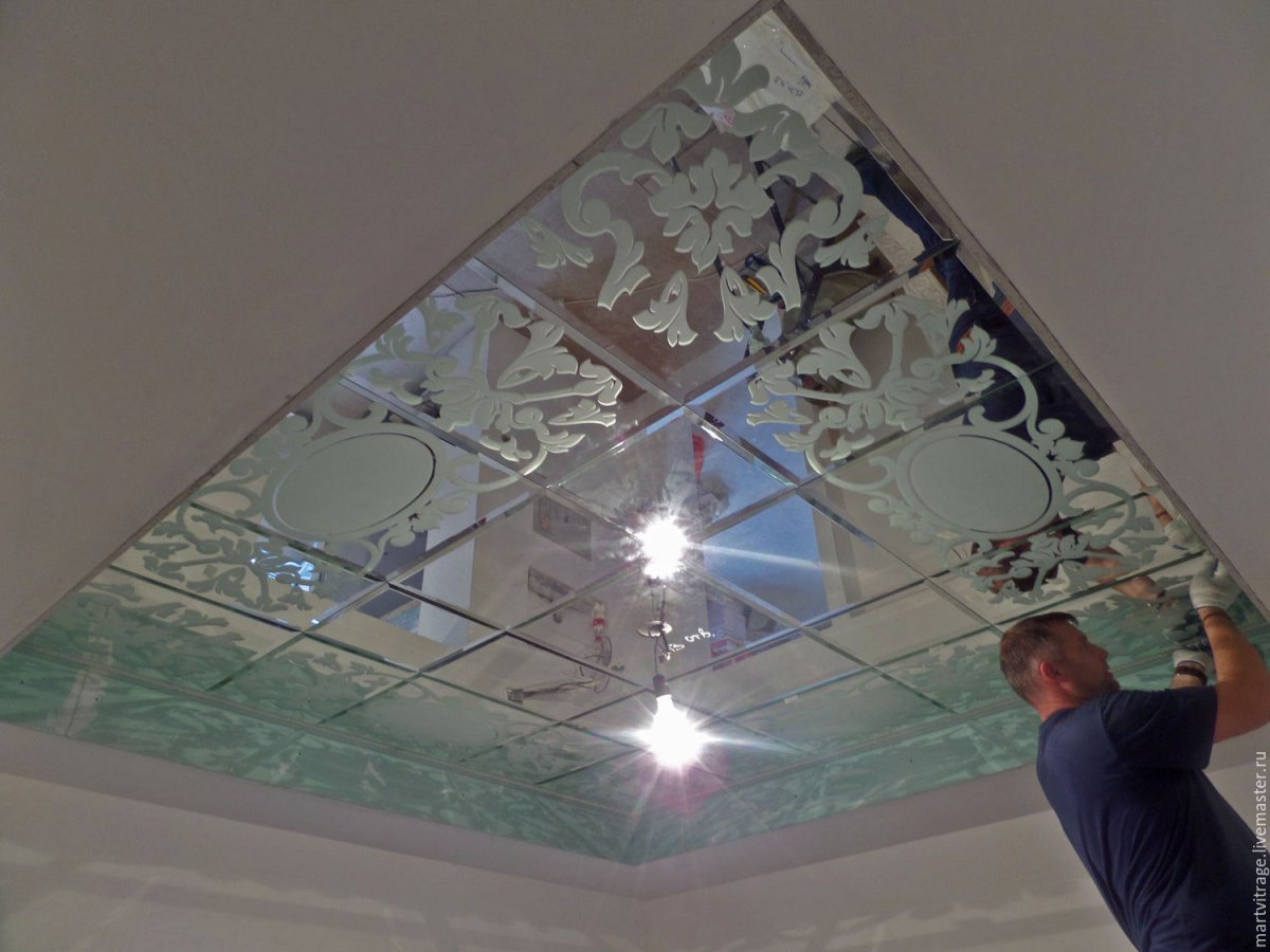 Подвесной потолок из оргстекла