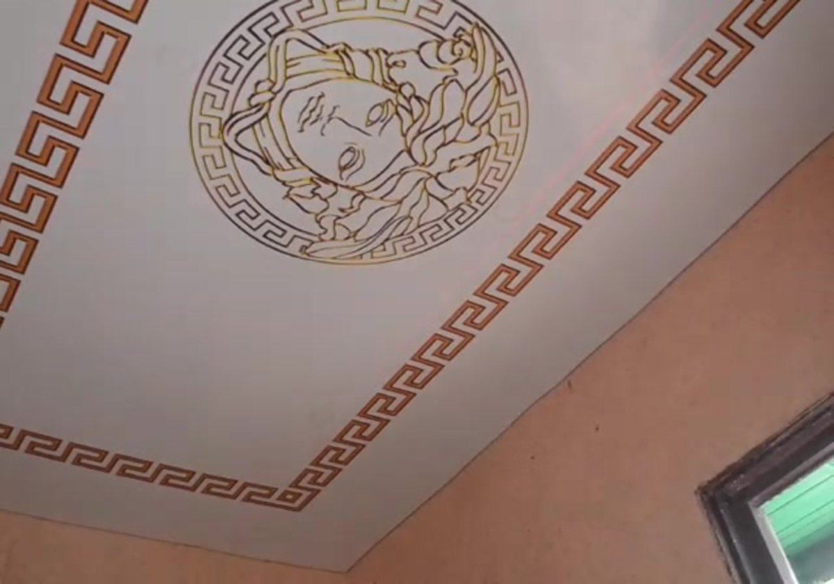 Потолок Версаче