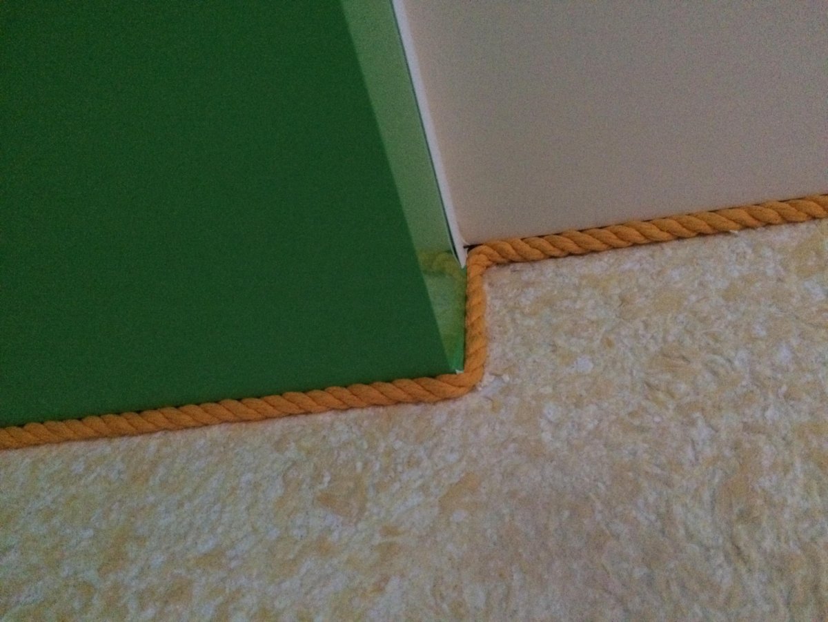 Потолочный плинтус из пенопласта